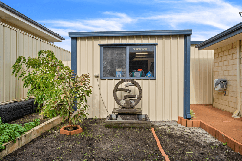 2 Greenwich Parade, CANNING VALE, WA 6155