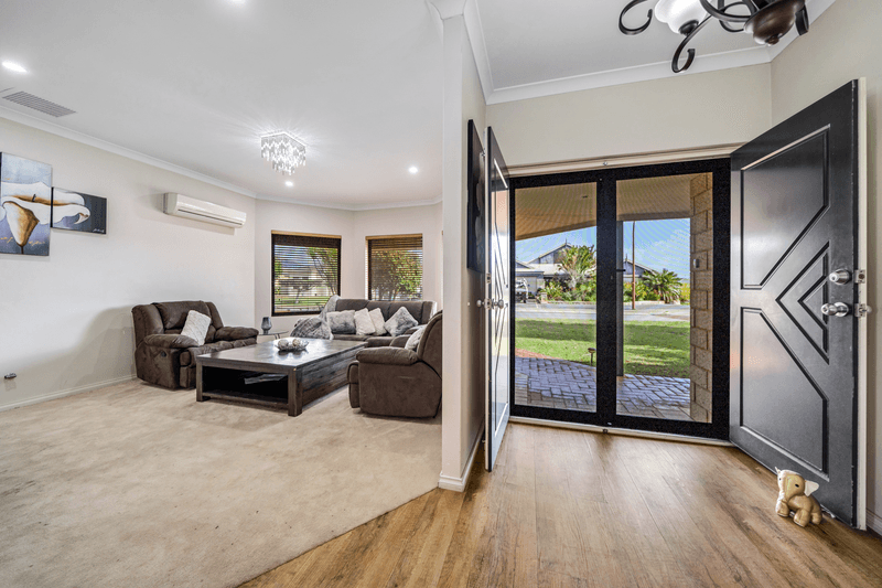 2 Greenwich Parade, CANNING VALE, WA 6155