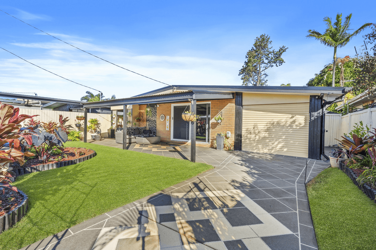 14 Nambur Street, Runaway Bay, QLD 4216