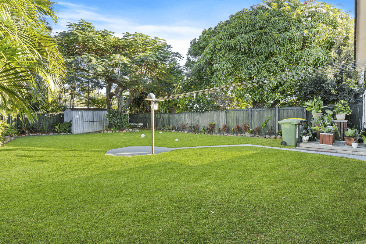 14 Nambur Street, Runaway Bay, QLD 4216