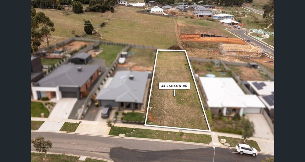 43 JANSON ROAD, BROWN HILL, VIC 3350