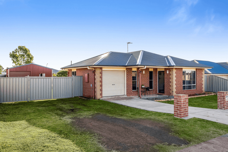 49 Berghofer Drive, OAKEY, QLD 4401