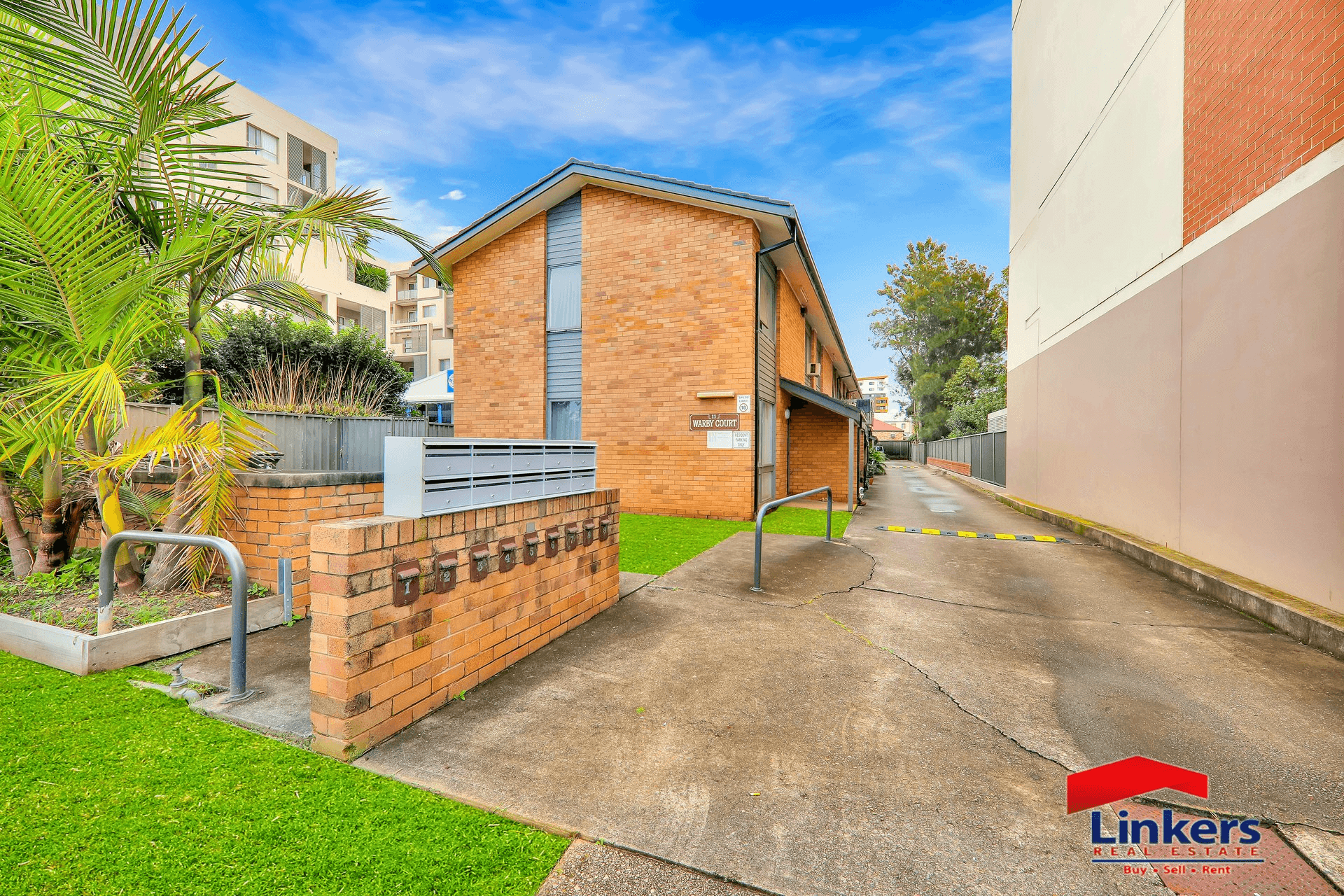 9/11 Warby . Street, Campbelltown, NSW 2560