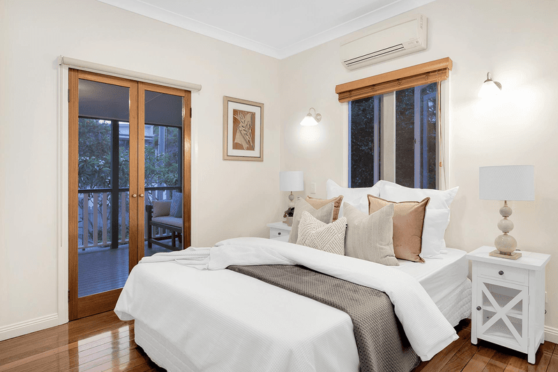 32 Hunter Street, INDOOROOPILLY, QLD 4068