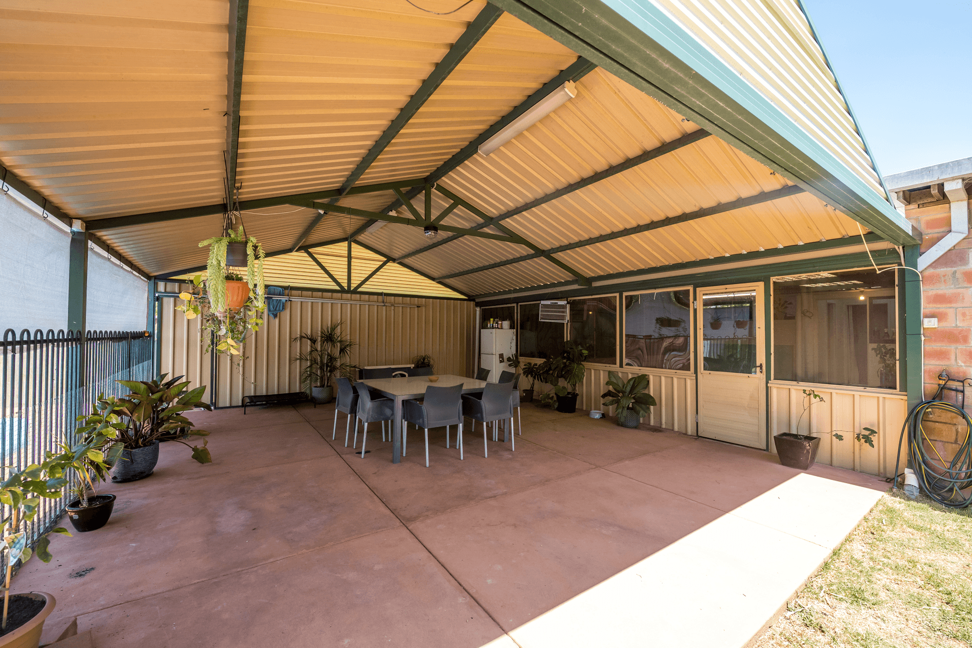 4 Conifer Street, Maddington, WA 6109