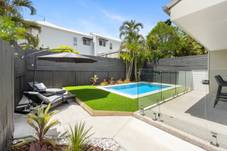 1/4 Lipton Street, Sunrise Beach, QLD 4567