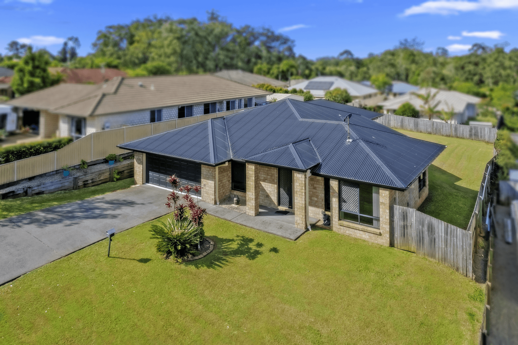 4 Rainbow Court, GLASS HOUSE MOUNTAINS, QLD 4518