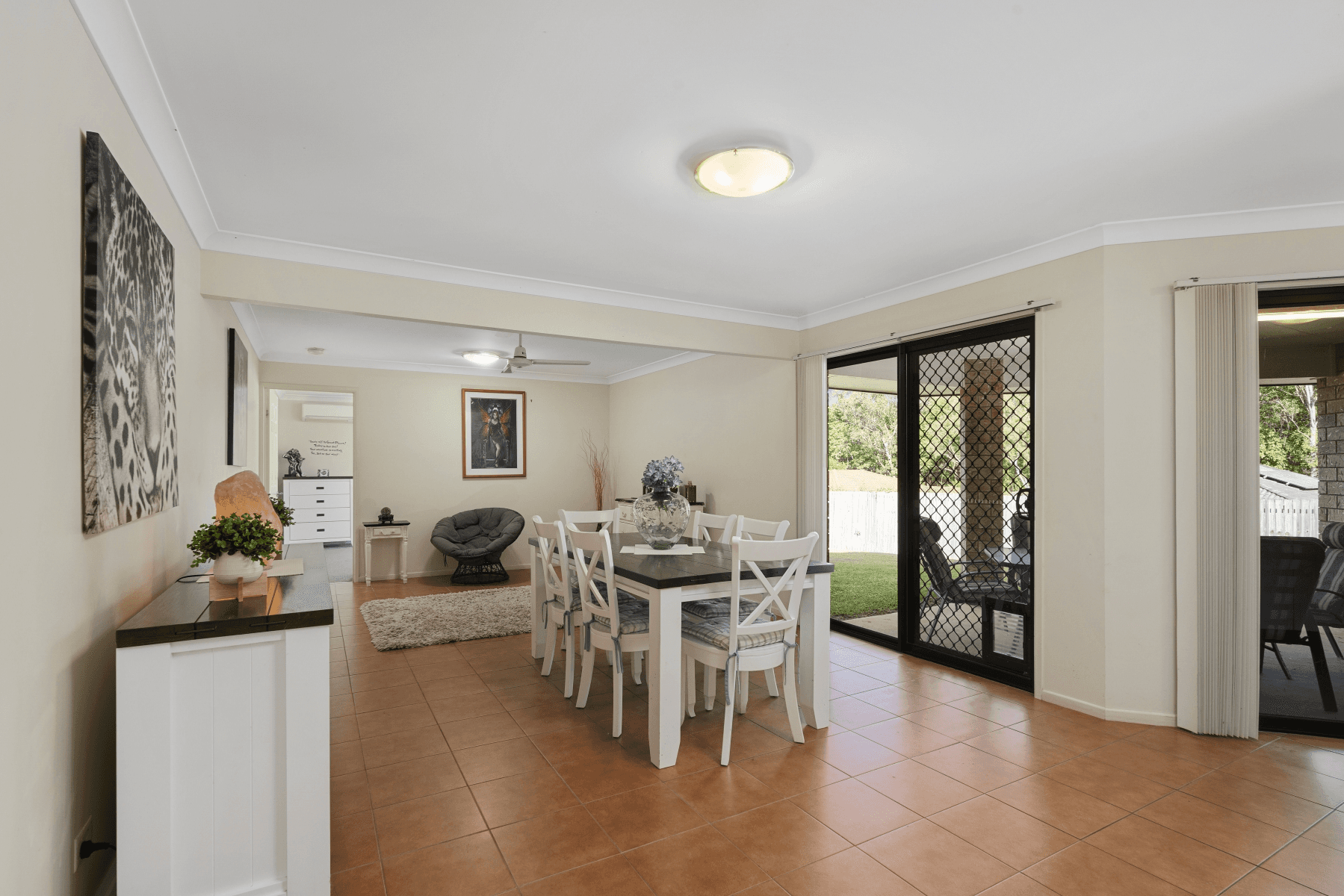 4 Rainbow Court, GLASS HOUSE MOUNTAINS, QLD 4518