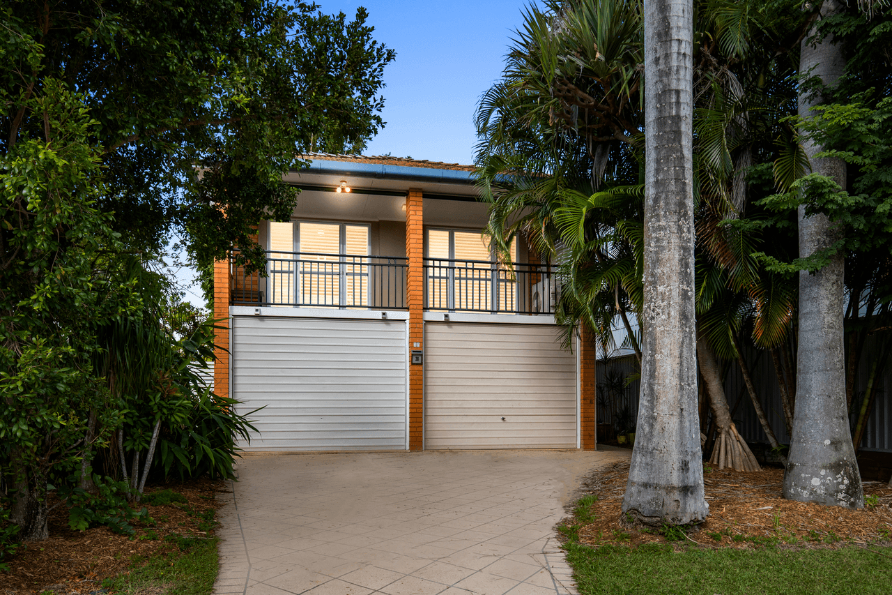 38 Donald Street, WOODY POINT, QLD 4019