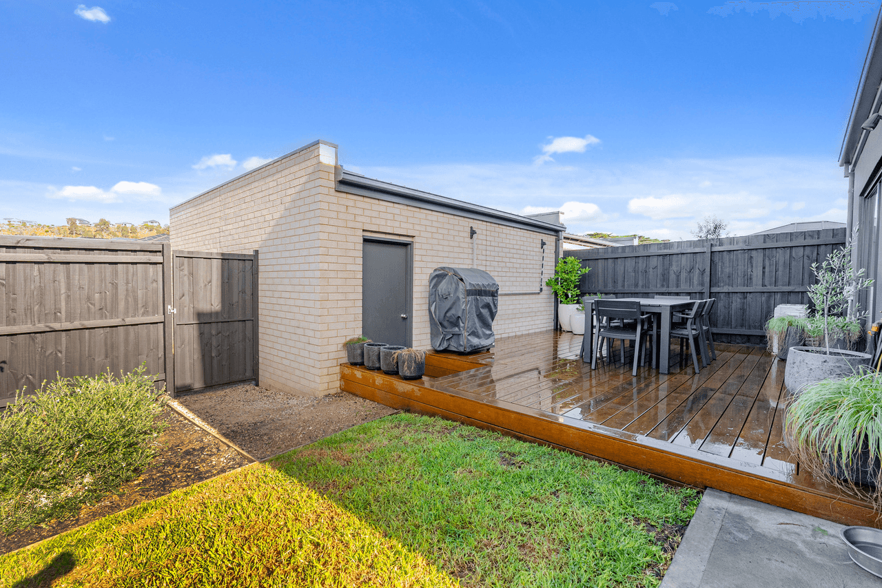 45 Adelong Way, Bacchus Marsh, VIC 3340