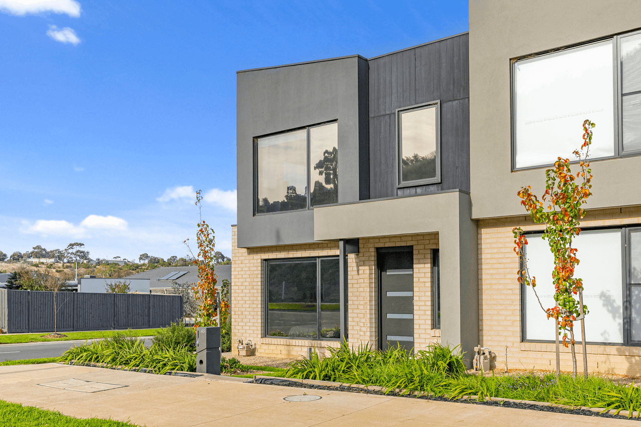 45 Adelong Way, Bacchus Marsh, VIC 3340