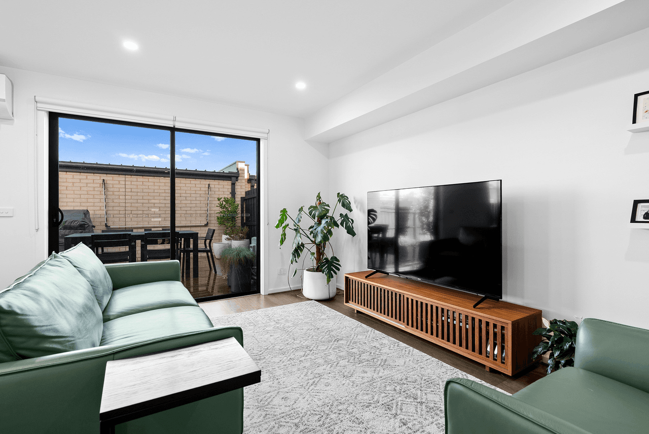 45 Adelong Way, Bacchus Marsh, VIC 3340