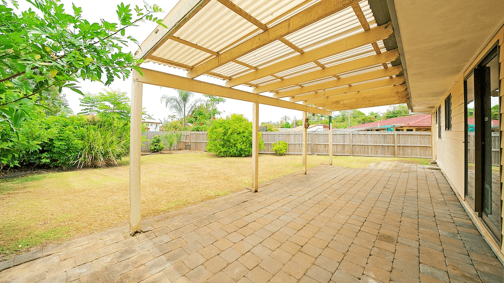 99 Waratah Drive, CRESTMEAD, QLD 4132