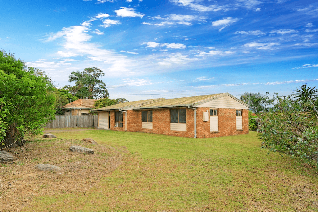 99 Waratah Drive, CRESTMEAD, QLD 4132