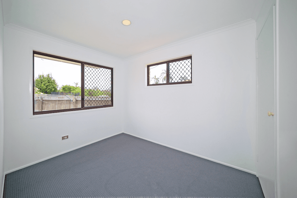 99 Waratah Drive, CRESTMEAD, QLD 4132