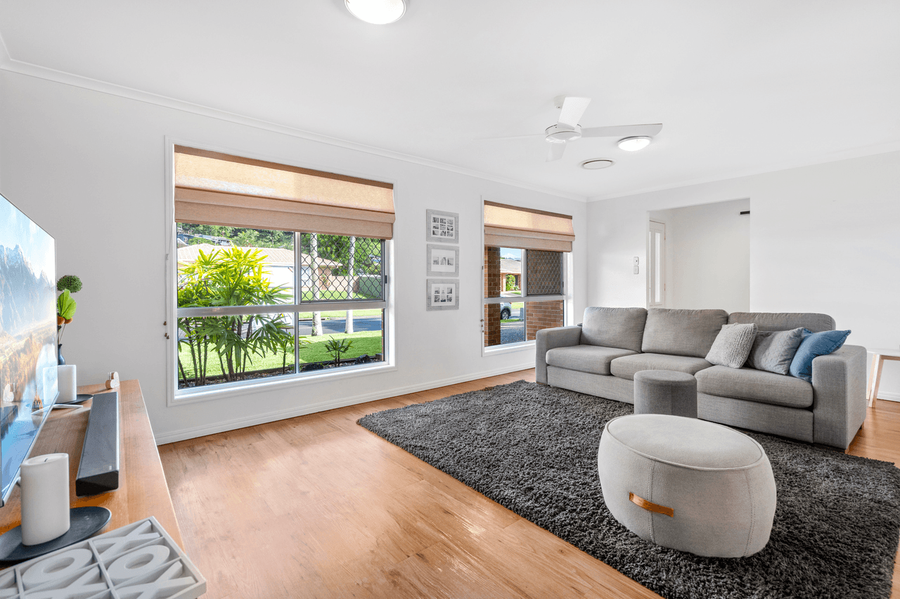 32 Wilkinson Crescent, CURRUMBIN WATERS, QLD 4223