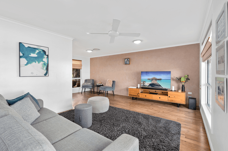 32 Wilkinson Crescent, CURRUMBIN WATERS, QLD 4223