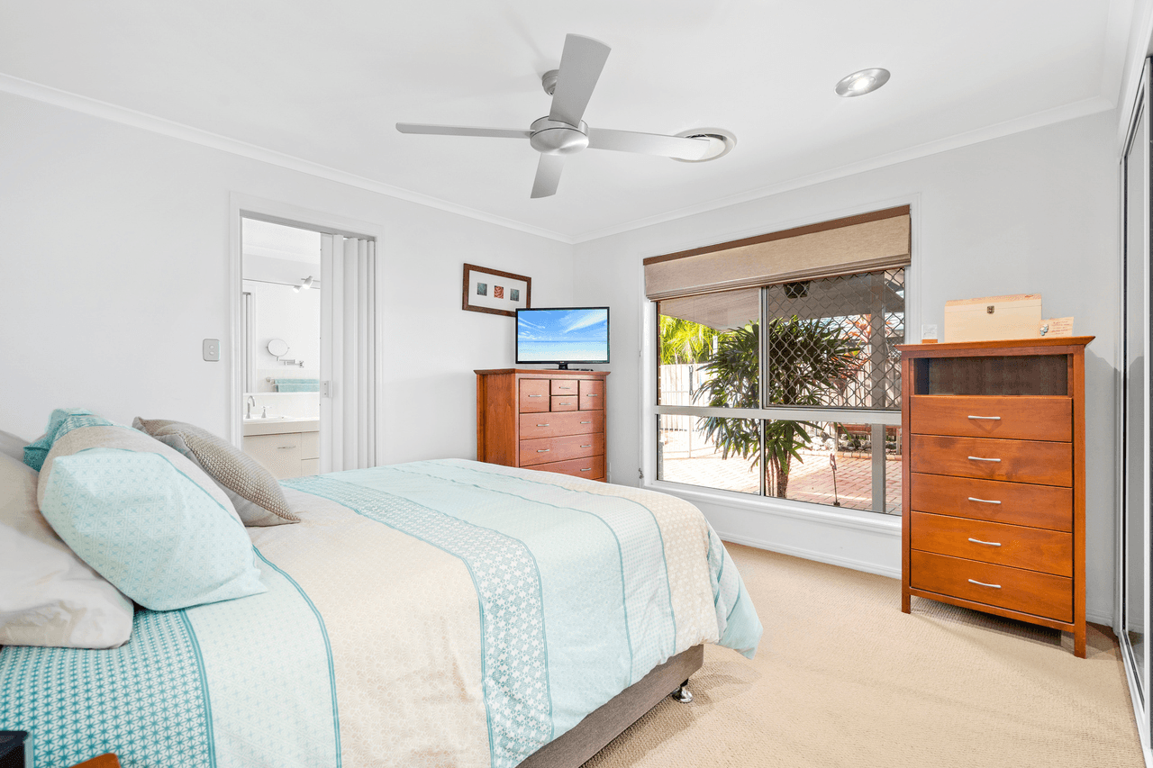 32 Wilkinson Crescent, CURRUMBIN WATERS, QLD 4223