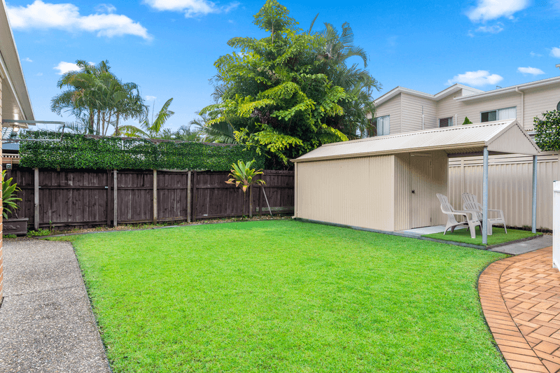 32 Wilkinson Crescent, CURRUMBIN WATERS, QLD 4223