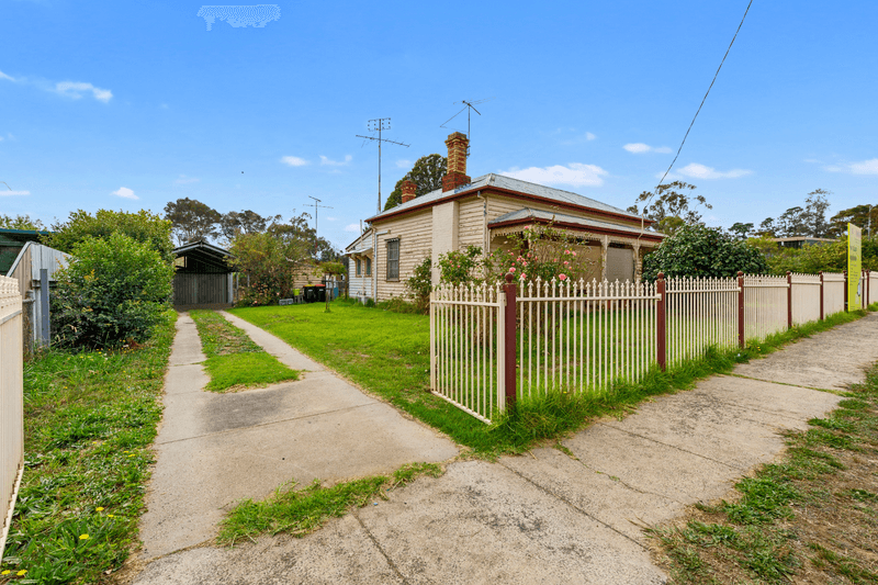 27 HAMILTON STREET, BROADFORD, VIC 3658