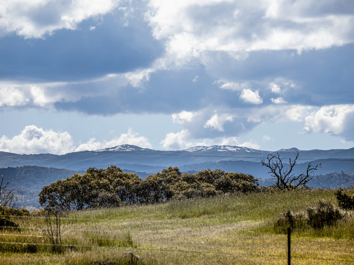 274 Mcguffickes Road, Jindabyne, NSW 2627