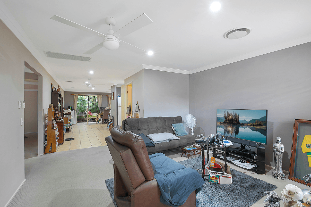 2 Lofty Court, HEMMANT, QLD 4174