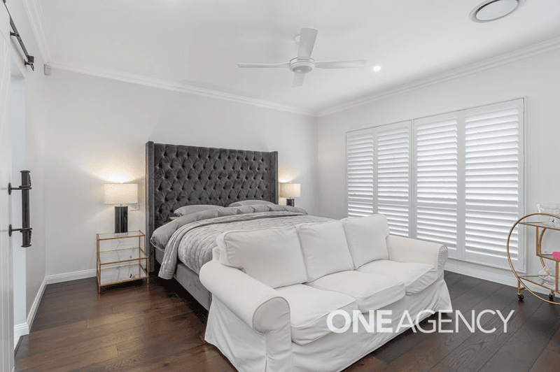 12 BENNELONG CRESCENT, LLOYD, NSW 2650