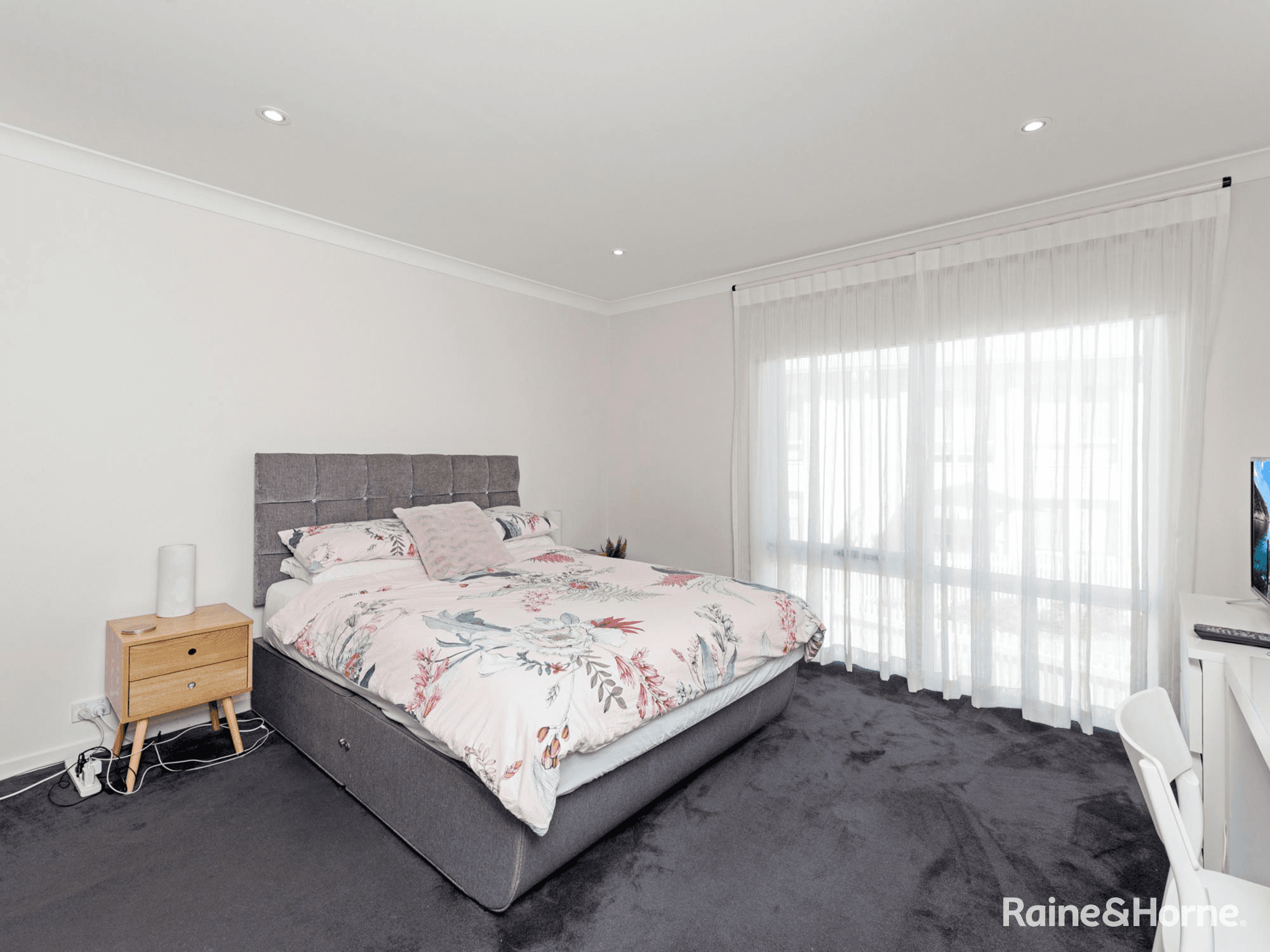 98 Hill Drive, PIMPAMA, QLD 4209