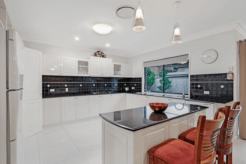 17 Broadleaf Crescent, Beaumont Hills, NSW 2155