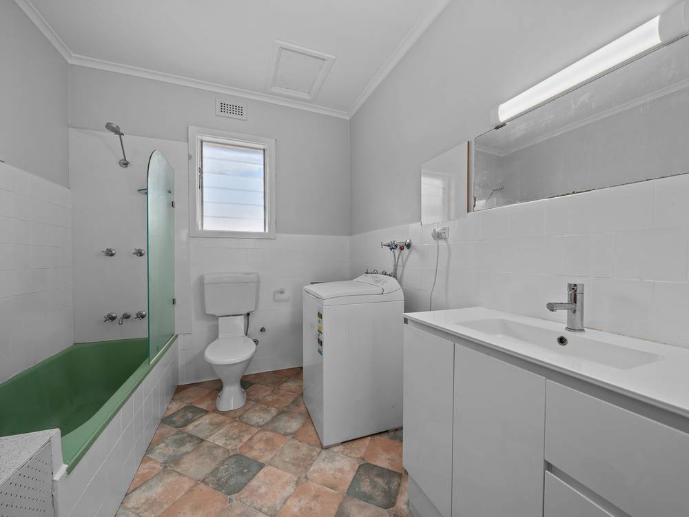 1 Third Avenue, WEST MOONAH, TAS 7009