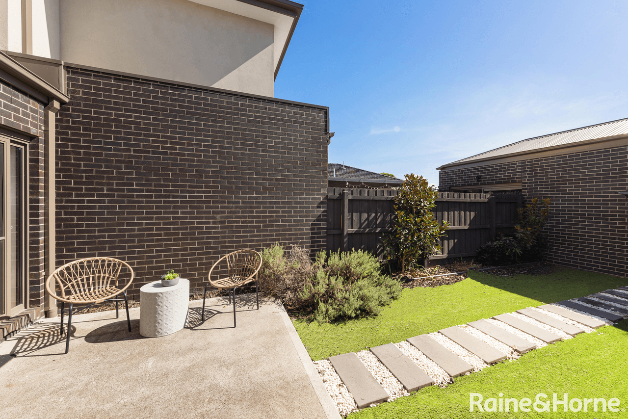 2/7 The Mews, SUNSHINE WEST, VIC 3020