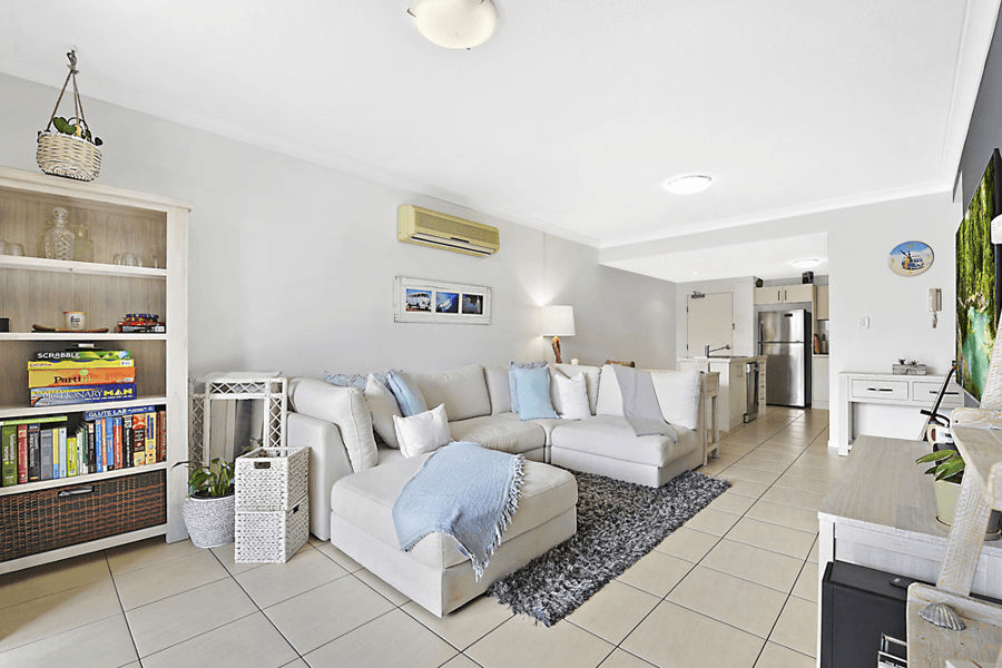 2/2254 Gold Coast Highway, MERMAID BEACH, QLD 4218