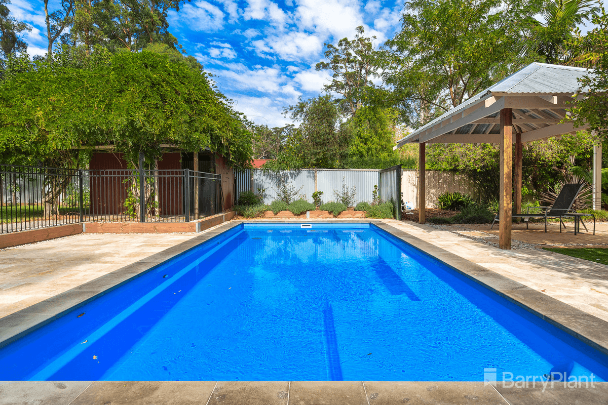 17 Paternoster Road, Cockatoo, VIC 3781