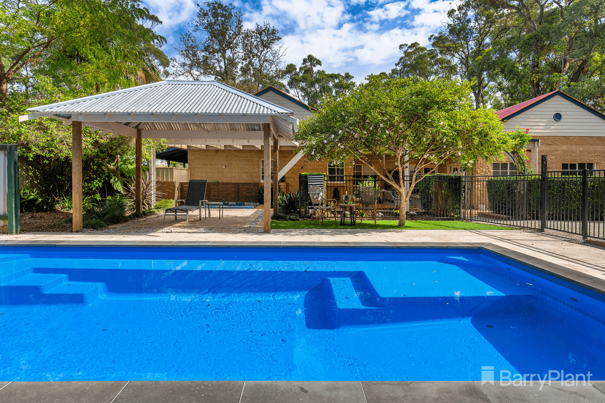 17 Paternoster Road, Cockatoo, VIC 3781