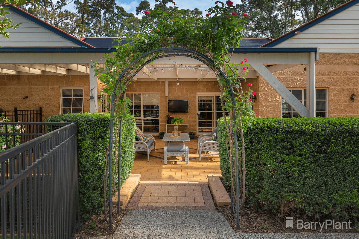 17 Paternoster Road, Cockatoo, VIC 3781