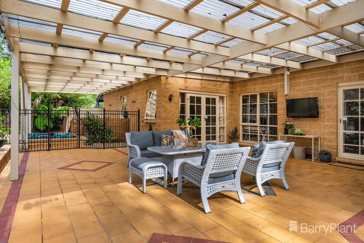 17 Paternoster Road, Cockatoo, VIC 3781