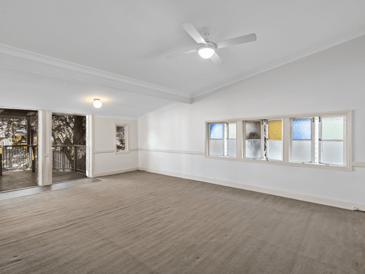 18 Lockerbie Street, Kangaroo Point, QLD 4169