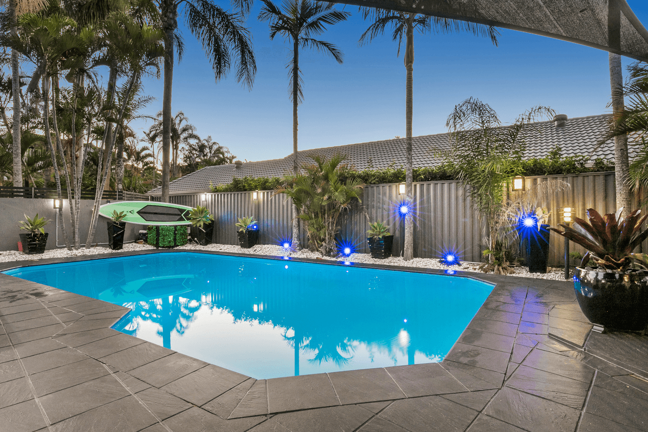 15 Baikal Pl, Westlake, QLD 4074