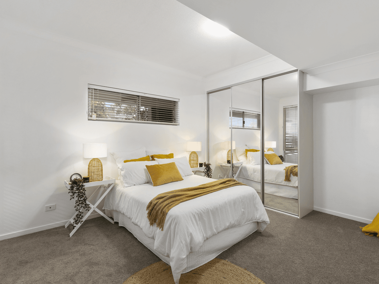 Unit 4/12 Belgrave Rd, Indooroopilly, QLD 4068