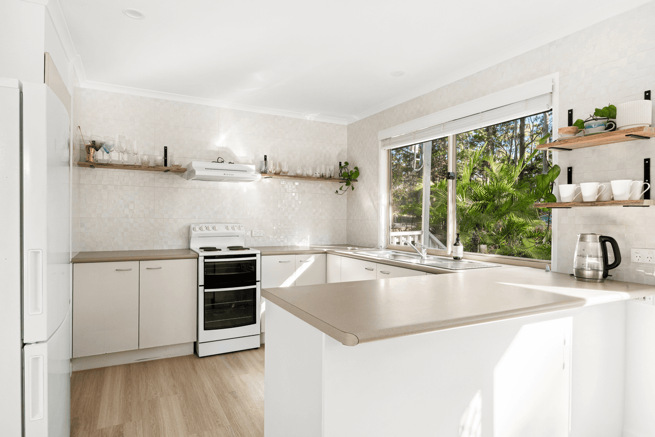 8 Edwin Road, BUDERIM, QLD 4556