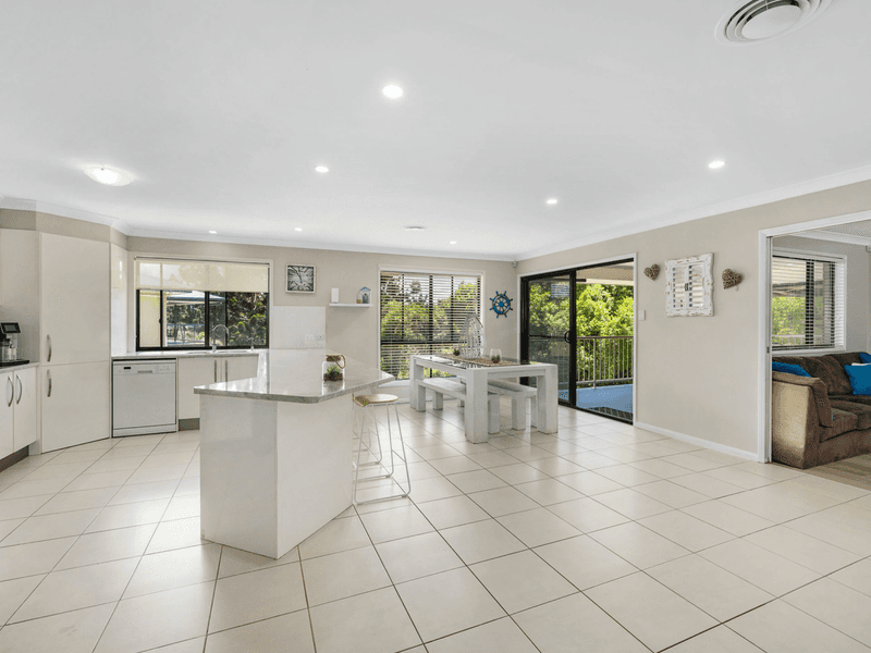 42 Palmvale Drive, GOONELLABAH, NSW 2480