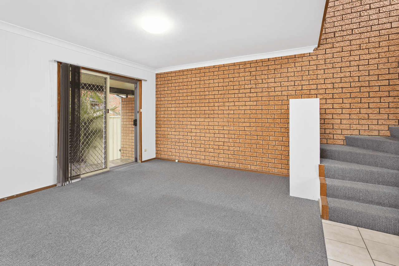 1/62-64 Peterborough Avenue, LAKE ILLAWARRA, NSW 2528