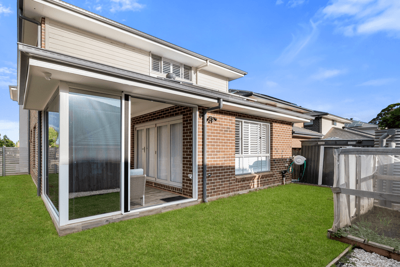 22 Bowen Circuit, GLEDSWOOD HILLS, NSW 2557