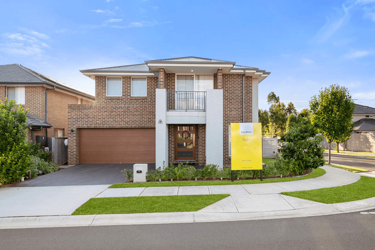 22 Bowen Circuit, GLEDSWOOD HILLS, NSW 2557