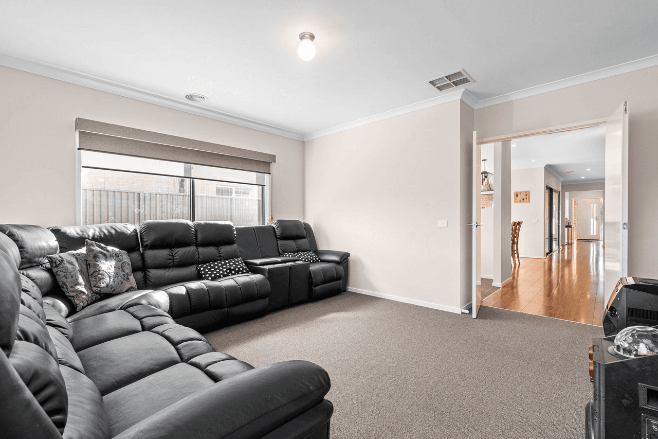 3 Canterbury Road West, LARA, VIC 3212