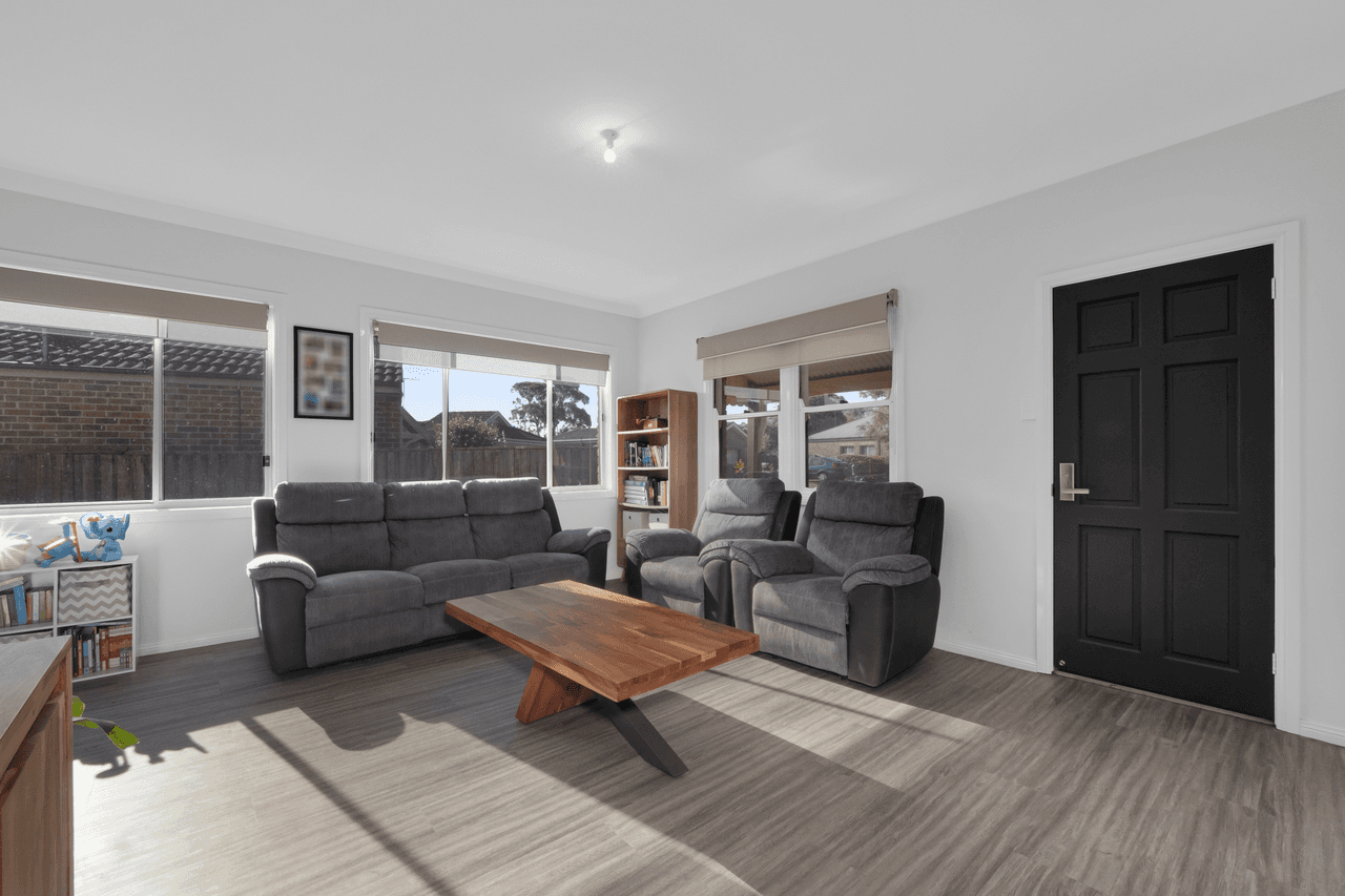 10 Oxley Grove, TAHMOOR, NSW 2573