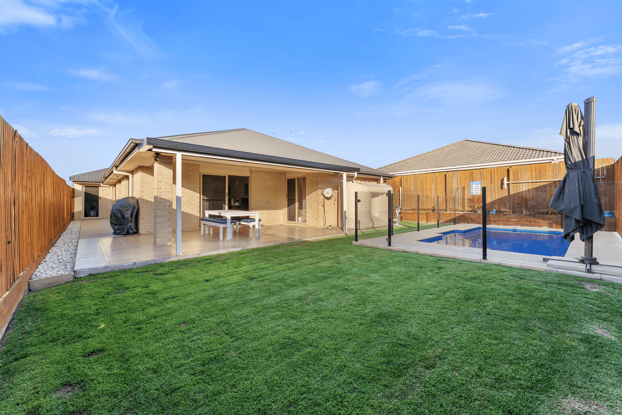 3 Chalk Circuit, NORTH LAKES, QLD 4509