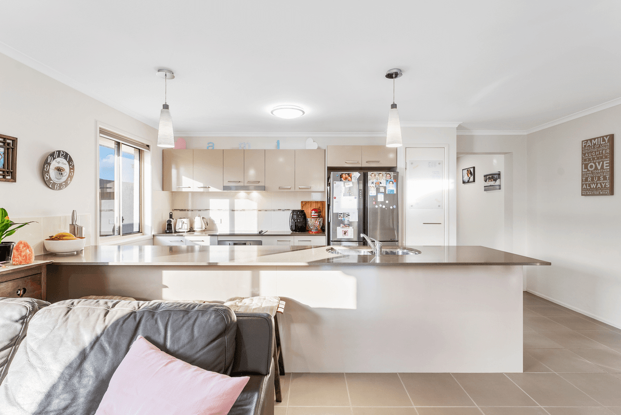 3 Chalk Circuit, NORTH LAKES, QLD 4509