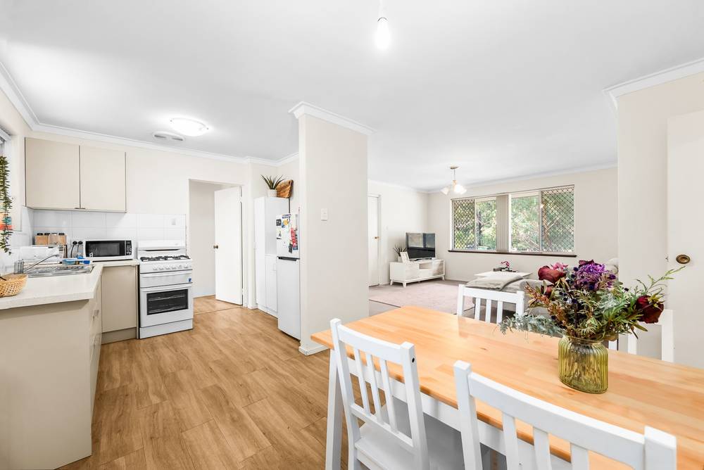 53 Parkside Drive, Thornlie, WA 6108