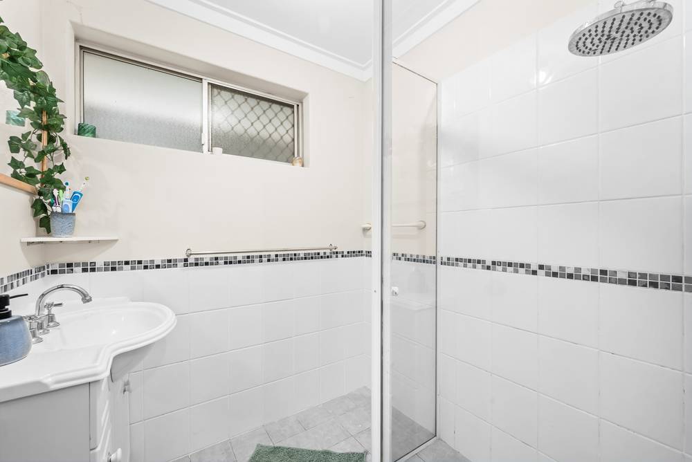 53 Parkside Drive, Thornlie, WA 6108